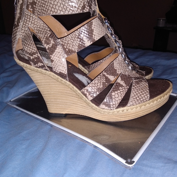 Clarks sz 9.5 super soft natural snake print cork wedge high heel sandals - Picture 2 of 6
